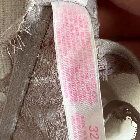 Victoria’s Secret PINK Lace Push-Up Strappy Back Bra Size 32D - Picture 4 of 4